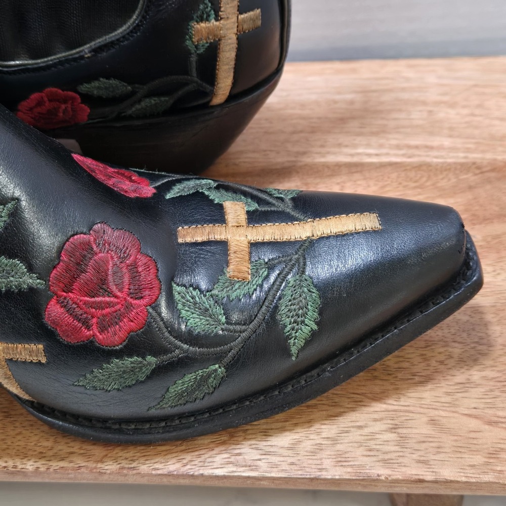 Limited Edition Manuel Western Boots 7.5 Black Embroidered Roses Cross Womens - Picture 10 of 16